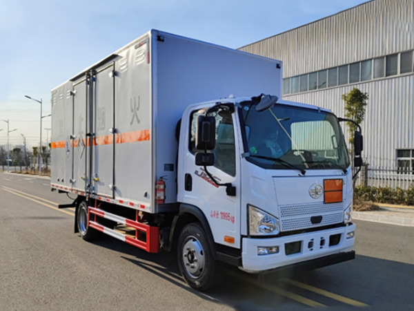 解放5米2雜項物品廂式運輸車
